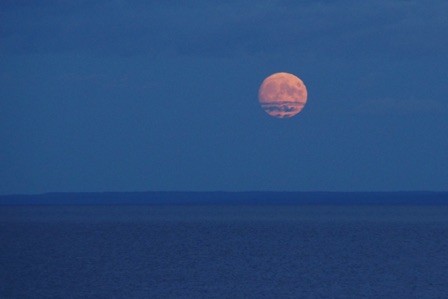 08-31d_Moonrise from Bobs Cabins